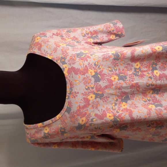 LuLaRoe M Perfect T Tee Shirt Floral NWT - Picture 2 of 9